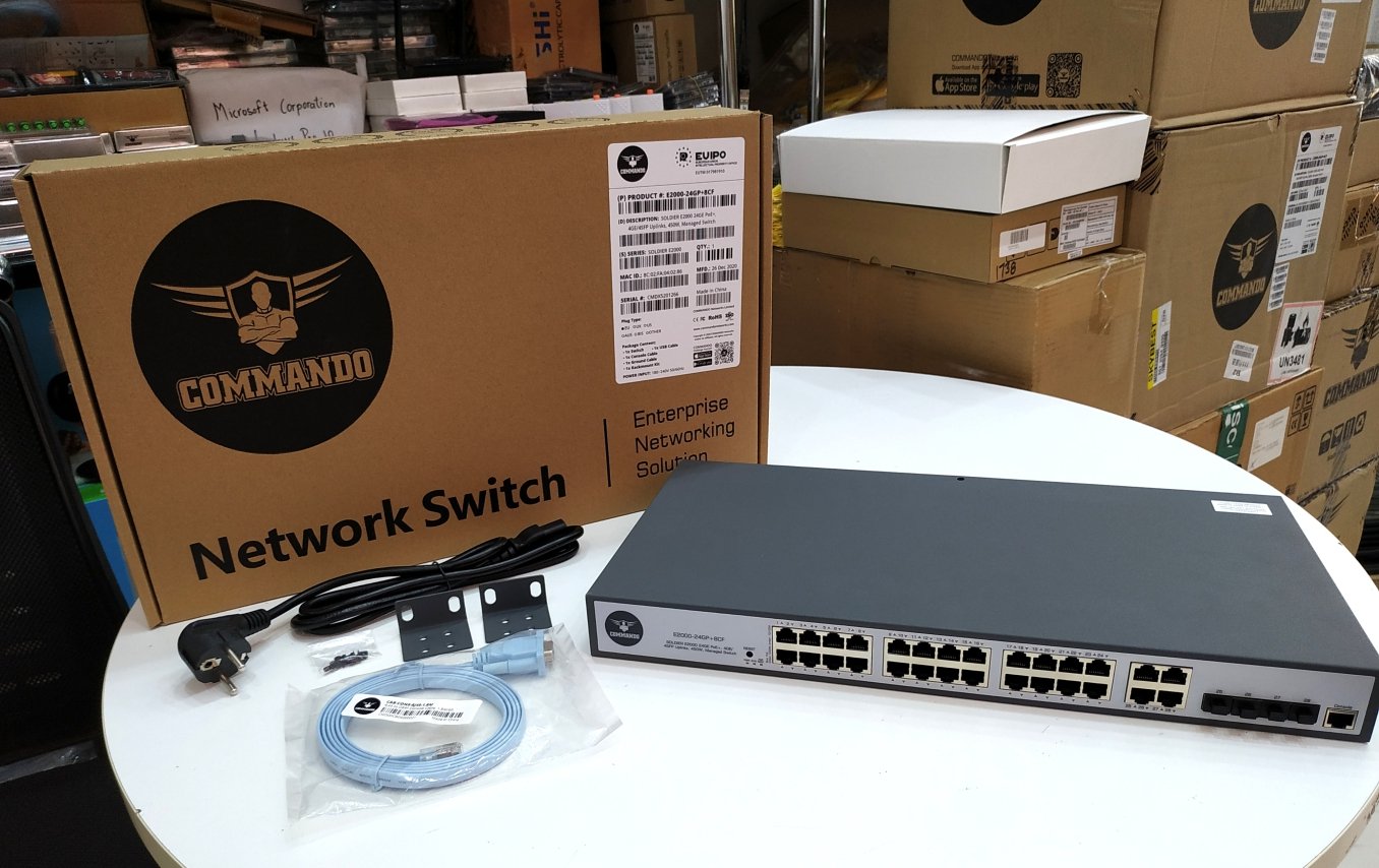 Switch Commando E2000-24GP+8CF